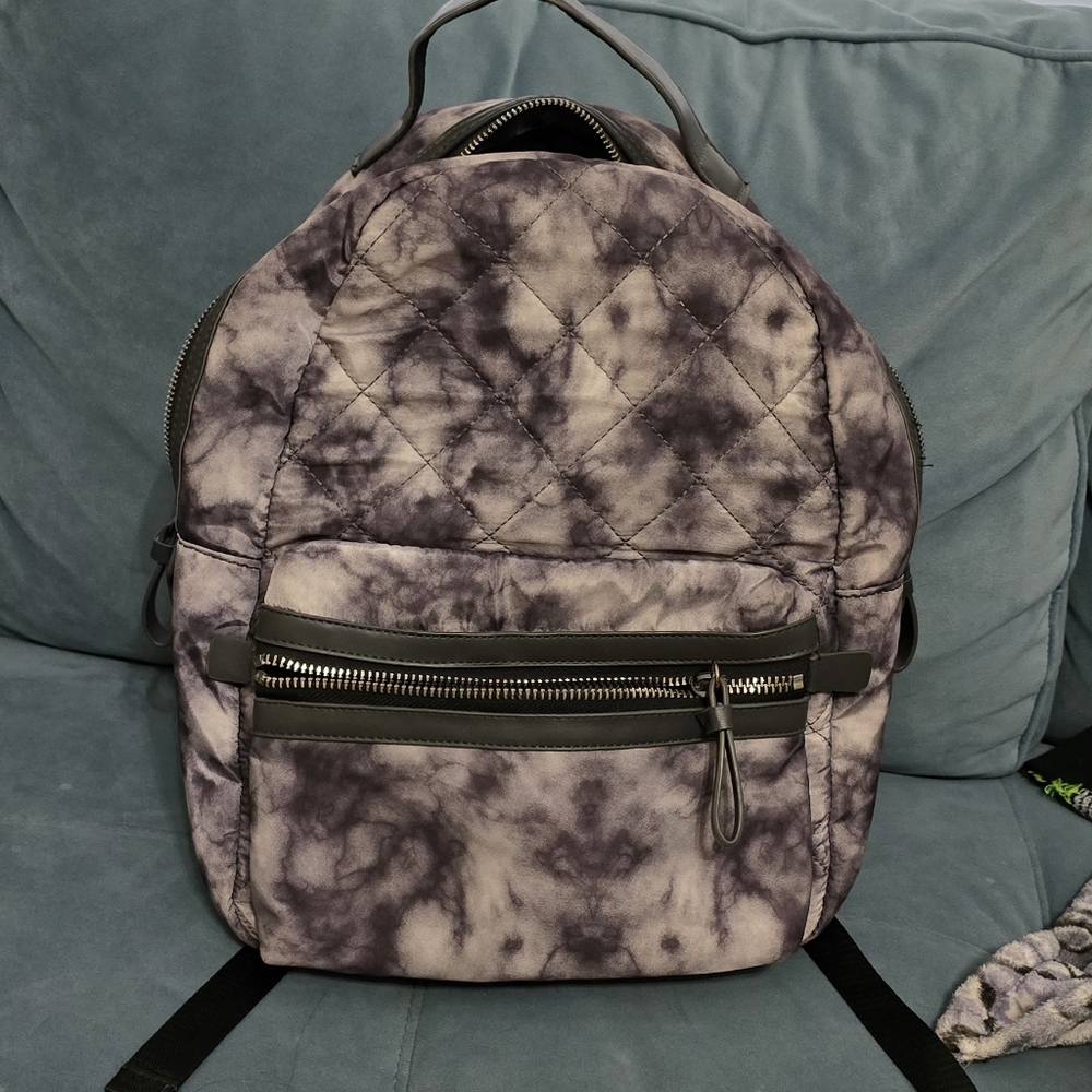 💙NWOT SOL AND SELENE nylon quilted backpack - black and white marble